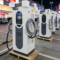Customized Commercial Level 3 EV Charging Station 80KW-240KW  CCS2 GBT DC Fast Charger Public Charger for Electric Car SUV Van