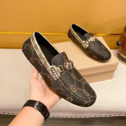 Italy men's fashion Designers Business casual Genuine leather loafers shoes round head cover feet soft leather soft soles